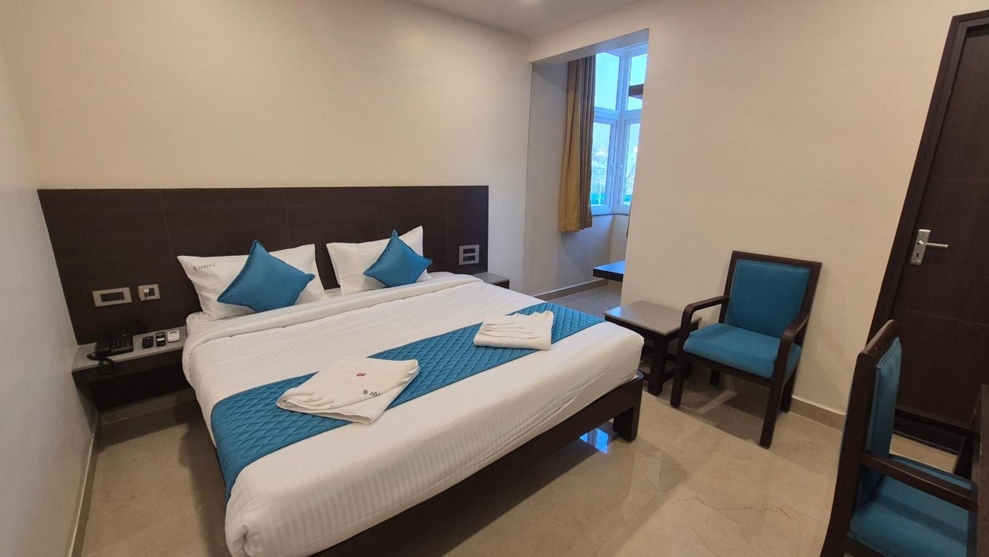 Hotel Janas Tirupati Exterior photo